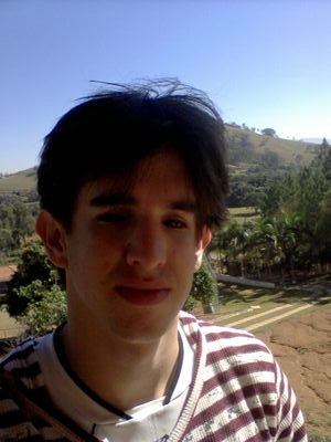 O tempo voa, percebi
Mas sou o mesmo homem que
um dia você conheceu.