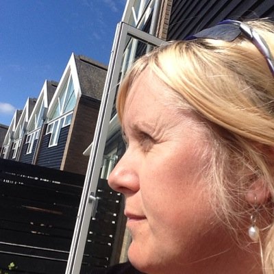 Jeg er medieforsker ved Syddansk Universitet og leder af Knowledge Lab. Men jeg twitter som mig selv, og er interesseret i alt med medier, politik, børn & heste