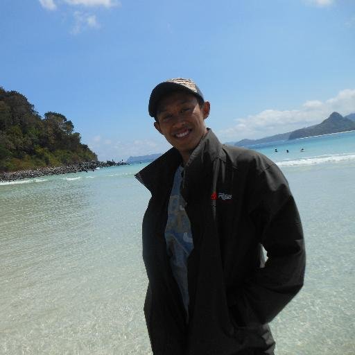 pri_nugroho's profile picture. Tukang Riweuh di @klipnus dan @Pincoek_Peduli | simple | traveller | backpacker | pemerhati pendidikan | pecinta hujan | #SRUDUKFOLLOW