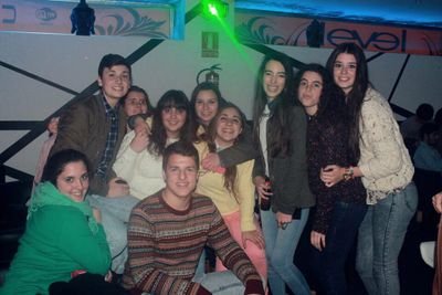 Sanluqueña desde nacimiento.Alegre,sinpatica y cariñosa.Un15-11-1996 llegue a un lugar llamado mundo