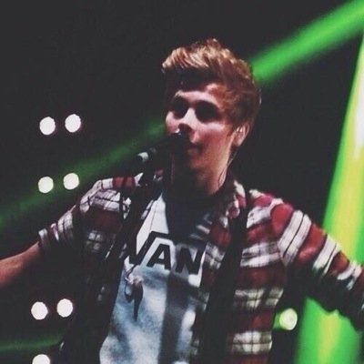 Follow @redflannelukex she gave u this free follow