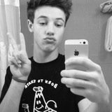 Hey ;) You should go follow @fabinosa ♡ and give her a spam bc she might spam you back ☻