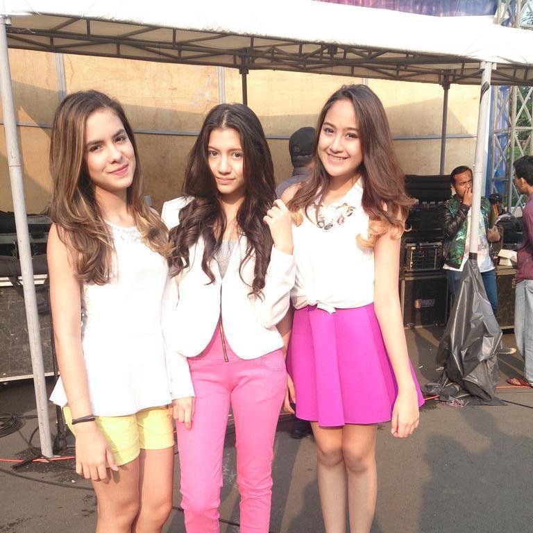 Stefhanie Zamora Husen @steffizmr15
We Love Steffi