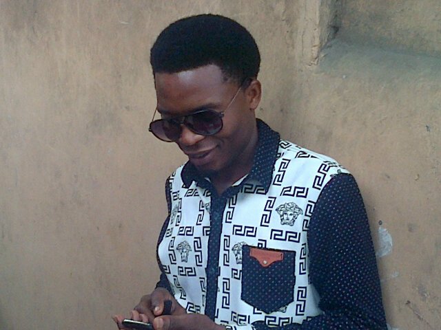 Am cool,9ce & kind.I make people laugh.Am frm Edo,based in Lagos.