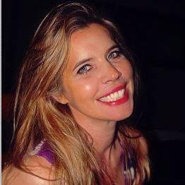 Julie Brown Voice Studio employs the Acapelladiva Method to create singers..online Worldwide and in Austin, TX...live music capital of the world..