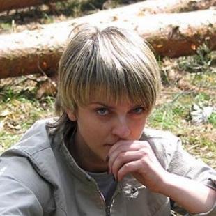 Сейчас отдыхаю в лагере, буду дома после десятого числа. Если у вас важное дело - пишите вконтакт или на сотовый.