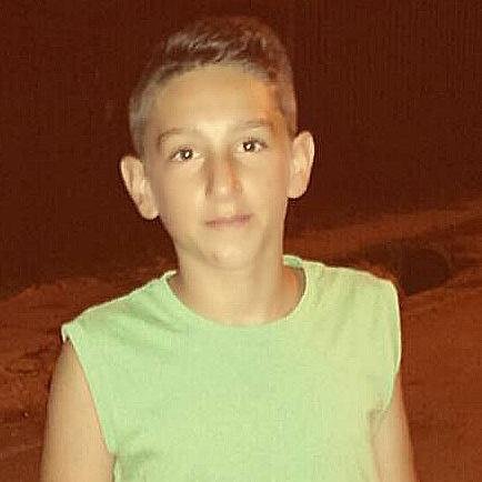 Hi,I'm Stefan.I like football and basketball! :)) Follow and I follow back.