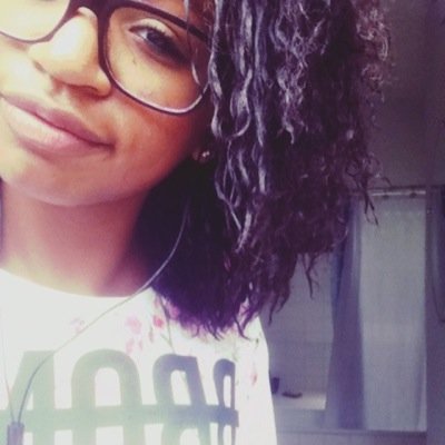 Réunionnaise , Guyannaise .Je suis une fille des îles , donc tu l'aura compris pas facile ❤