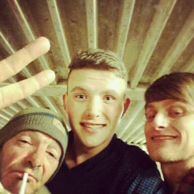 Just an average party goer and herb lover ❤ 
instagram- fonz_x
snapchat- fonz_x
creamfields 2014!