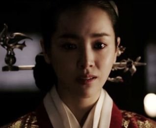 [역린 Parody Account] 조선 21대 왕 영조의 계비 정순왕후 (한지민 役) / 정조를 위협하는 궁의 최고의 야심가 / 노론의 수장 / 주상에게 변고가 생기면, 내가 힘들어져요 / 원조O, 중복X / I'm not real Jimin-Han