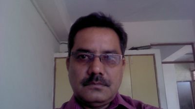It is always better to buy online after researching every aspect of the product.  The salesperson in the shopping mall will not have enough time for you.