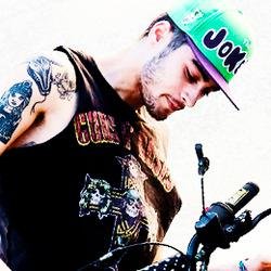 needyourfood_'s profile picture. 99% of the time my brain is thinking blah, meh, why, huh, WTF, food and computers. The other 1% I'm usually asleep.