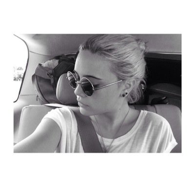 «Heartbeat so sweet when your lips touch mine.»