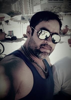 Trabajador, fanatico de la peliculas de todo genero y me gusta el box