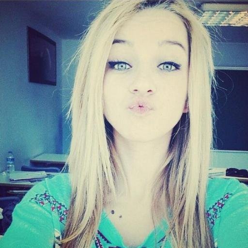 volleyball #8 . esmer uzun boylu erkekler.