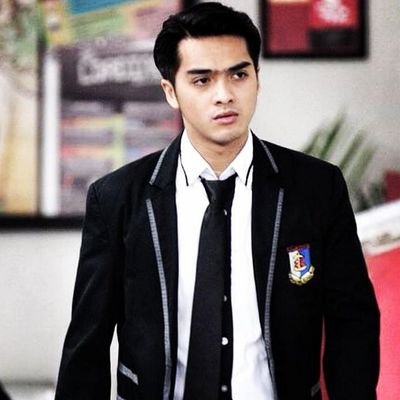 Pard @RickyHarun45MF Follow orang ganteng B)|Haus?minum aje teh botol sosro:v