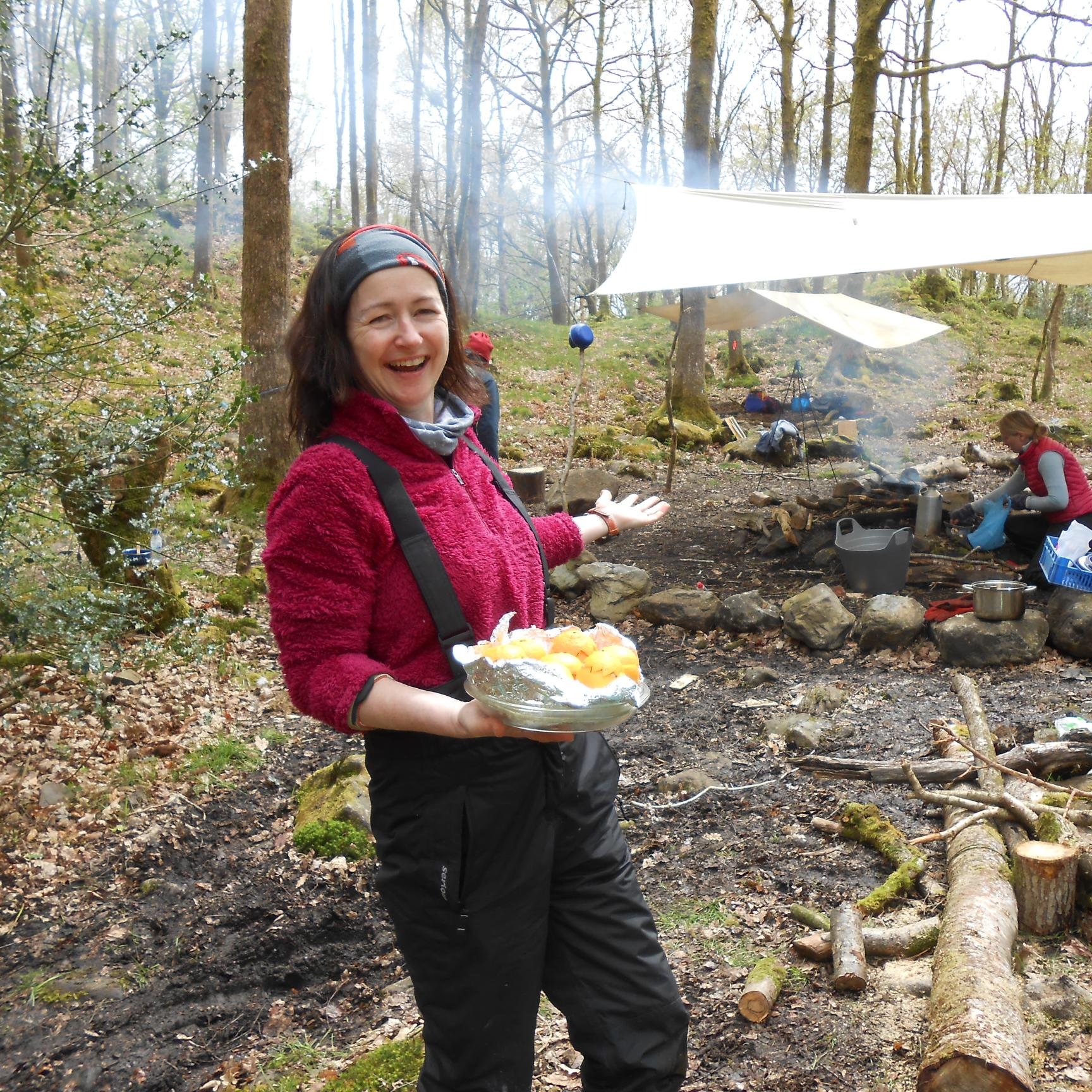 Forest School supporter, hurkledurkler, love comedy, outdoors, books and kind people with twinkly eyes. Living with bowel cancer since  2018 - bummer.