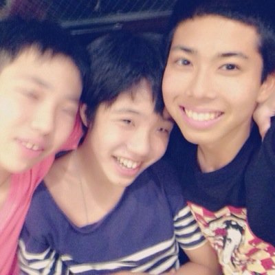 テイラースウィフト、ジャスティンビーバー、1D、5sos、が好きです❤︎ あと！ バスケ、野球、サッカー、テニスもすきでーす みんな俺とLINEやろー！！！ DMもきてくれたら嬉しい
