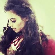 Ruby• cappuccetto rosso• single• pirata• adoro gli abbracci dolciosi e coccolosi• sono pur sempre un pirata, poche volte dolce•
Miley•