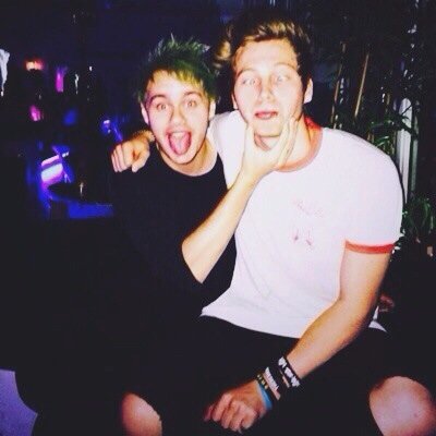 extrafollowww's profile picture. This is a free follow from @simplyhello_ please followe her back, its greatly appreciated :) thanks!