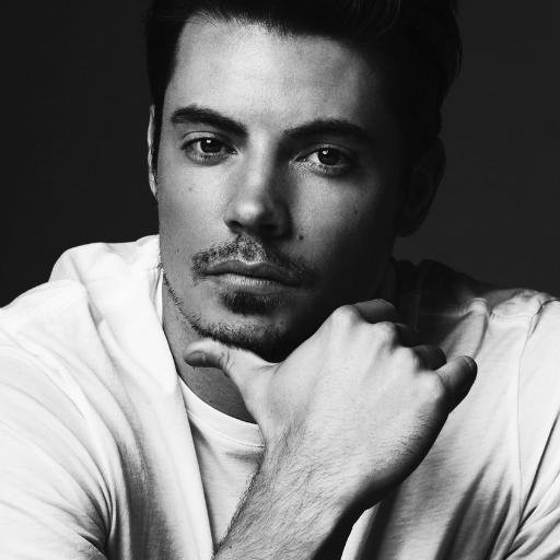 Tu mejor recurso en español sobre el actor Josh Henderson #Dallas Twitter de Josh  @joshhenderson