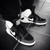 RChuor's profile picture. 