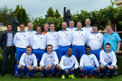 Voetbalteam van v.v. ASC'62 uit Dalfsen. Heren 7. Elke zaterdag trachten wij op het voetbalveld te schitteren. Blij met onze nieuwe shirtsponsor @roodehert.