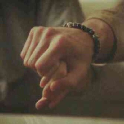 حط آيدك بيّدي ۈ تعآل نمشي بينھم ۈ خل يعرفون .. إن انا وانت ﻟ بّعض ❤ 7568A826