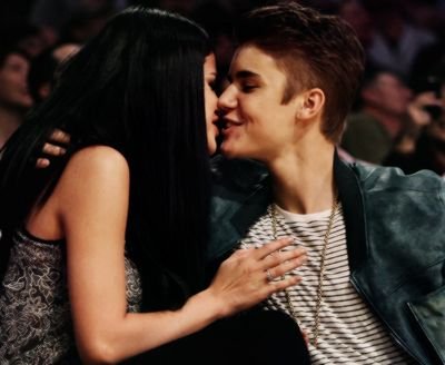 Supporting Bieber since 2010... Si no vas a aceptar sus desiciones sean amorosas o de lo que sea.. No te hagas llamar Belieber :D Owner: Fer :) Co-Owner: Ampi