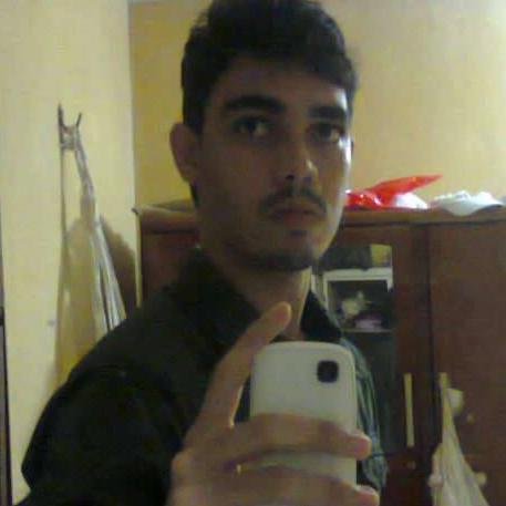 estudante do curso de fisica no Instituto Federal de Ciencia e Tecnologia do Ceará IFCE.. gosto de rock e sei tocar alguns instrumentos