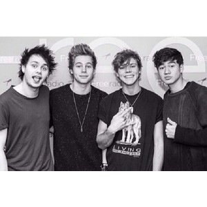5SOS FANPAGE