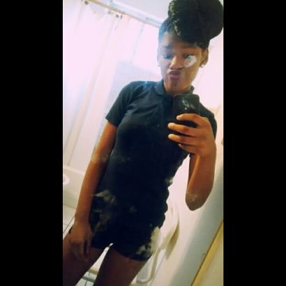 lααddiiee follow mee bαck  .
