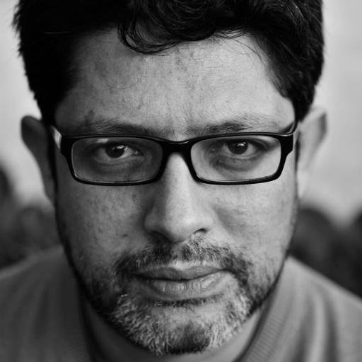 Comunicador social, periodista, libretista.