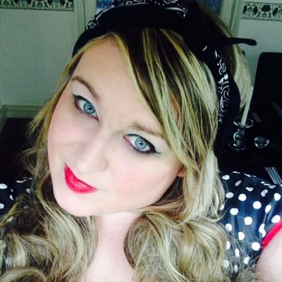 Plus Size Blogger | Lover of all things vintage & vintage inspired!