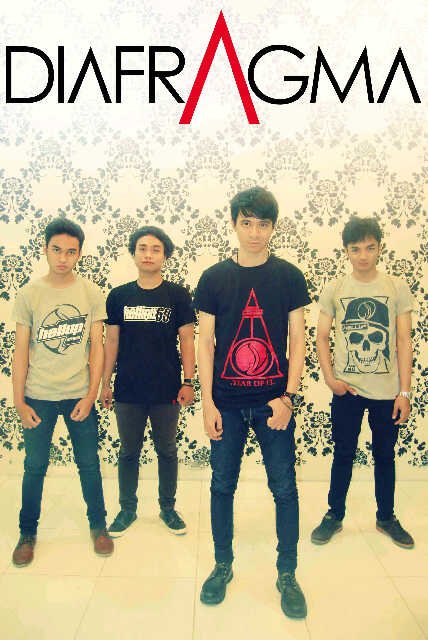 Official twitter of Diafragma Band. For booking, PIN : 296D8F83 Cp : 087843127479 (Nugroho)