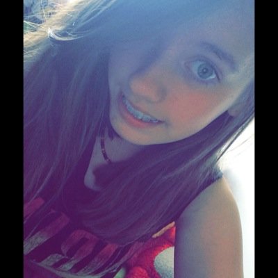 Mybottleofblood's profile picture. hi:3