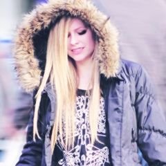 NOT FOLLOW ME, FOLLOW @jileyftlovato_ SHE WILL FOLLOW YOU BACK IF YOU ASK HER. GOGOGOGOGOGOGOGOGO.