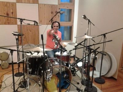 Musico, Baterista del Cuarteto de Nos , Trabajo en Estudio Elepe ...Dicto clases de Bateria en Montevideo  info 00598 24017912
