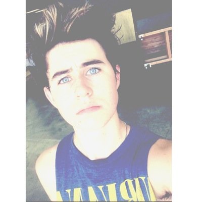 Dont follow this account! Follow @generalgrier she gave you this follow!