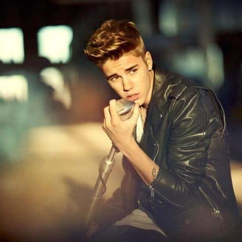 @justinbieber sos un angel que ilumina toda MY LIFE. TE AMO JB  soy %100    por ciento #Belieber ❤