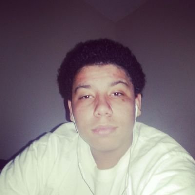 im 17 on my grind chasin this paper