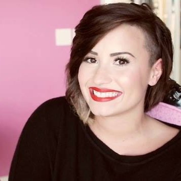 Demetria devonne lovato is THE QUEEN Follow @hawtlovato