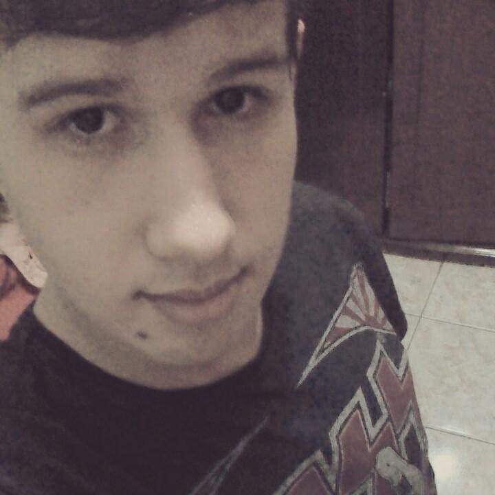 Rock, 18 years, Brazilian, Bi, Anime, Video Game, Gastronomy, INSTAGRAM: danilo_eleuterio // follow me?
