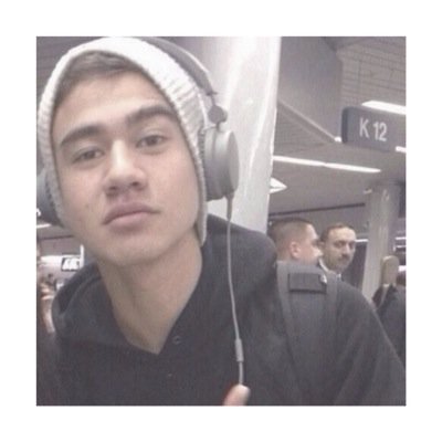 free follow from @hellyesmalum :)))