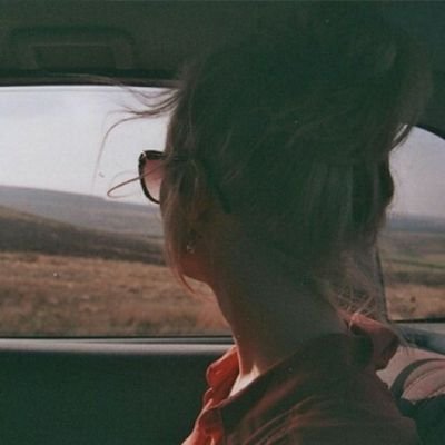 ‏‏‏‏‏لاَ أحتاجُ لِمن يُقنعنِي بأنّ الحُب كَائنٌ حيّ أقنِعنِي فَقط بأنّ الوفَاء علىَ قيْد الحَياة¸̸!