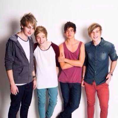 Please rt this link https://t.co/ffQYm4R1ne free follow from @ImLegal5SOS