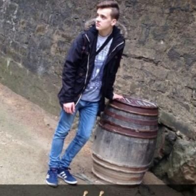 18 |Supporter of Sheffield United F.C | #ColeWorld   Follow me on Instagram: spencerw15 Snapchat: spencerwalker95