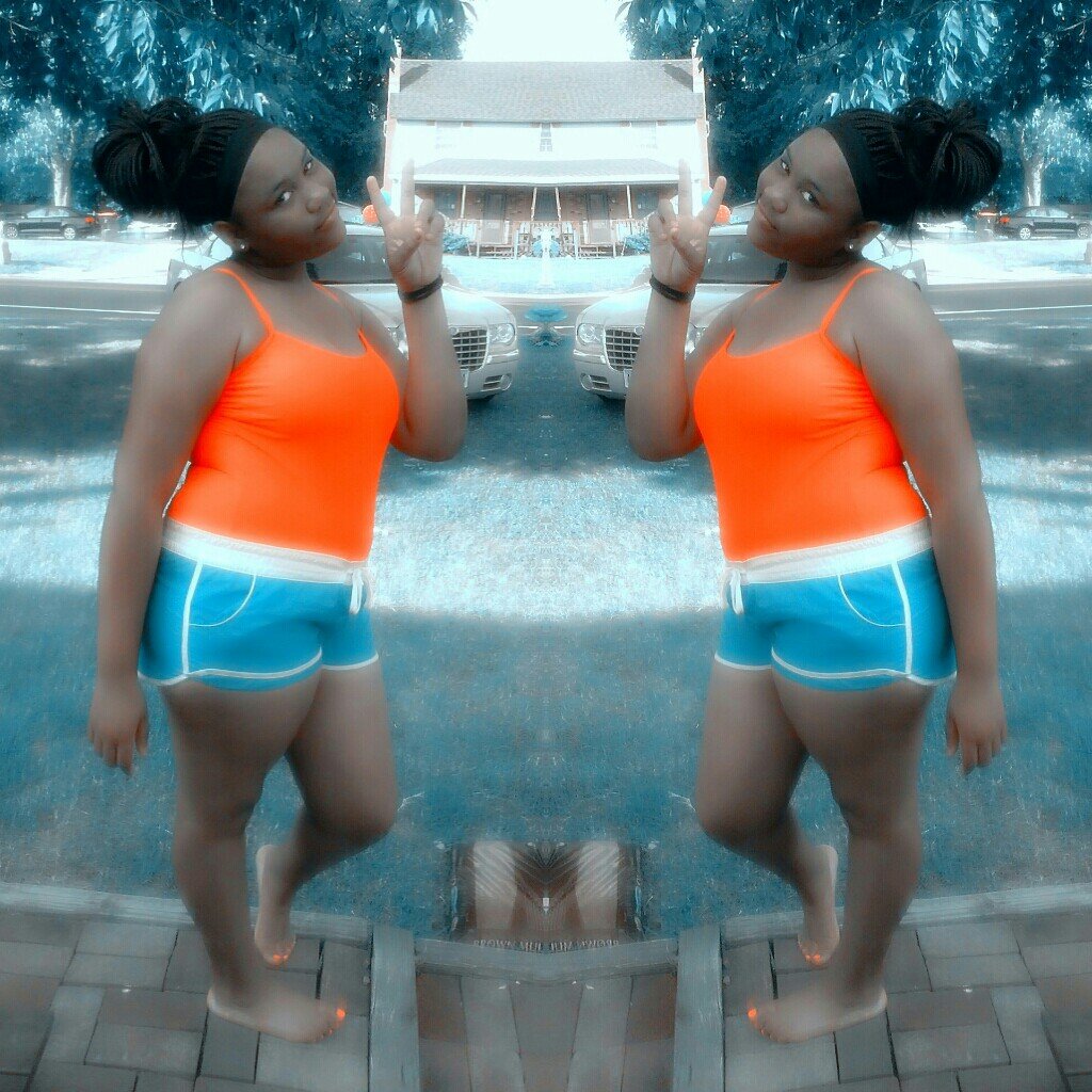 SomeWheree Looking Pretty  ✊