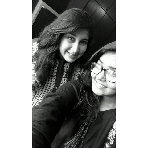 AroobaDhaduk's profile picture. 