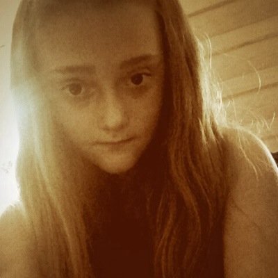 Simsis4yourlife's profile picture. Just a girl  who loves minecraft  and is an adict to Sims
